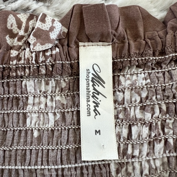 Off the shoulder darling mauve color top by Mahina . New! - Picture 3 of 5